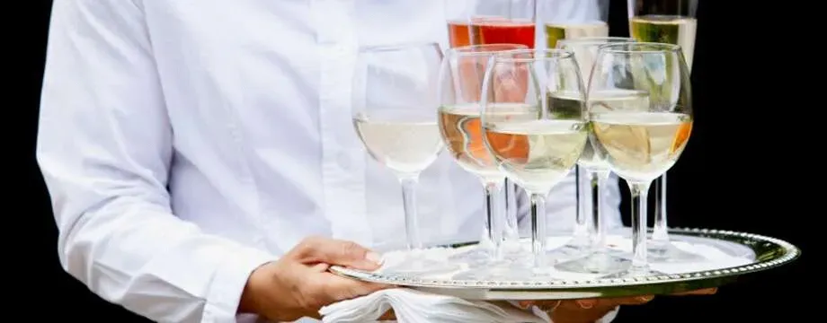 Fine Dining Etiquette: 7 Tips for Servers