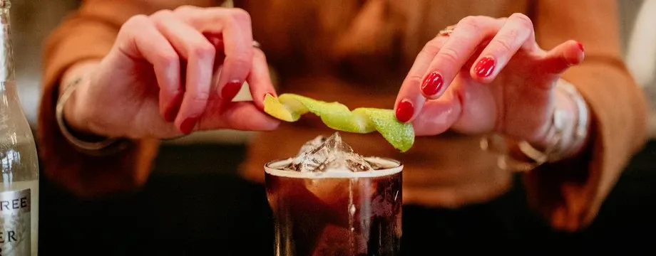 10 Must-Have Items in a Professional Bartender Set