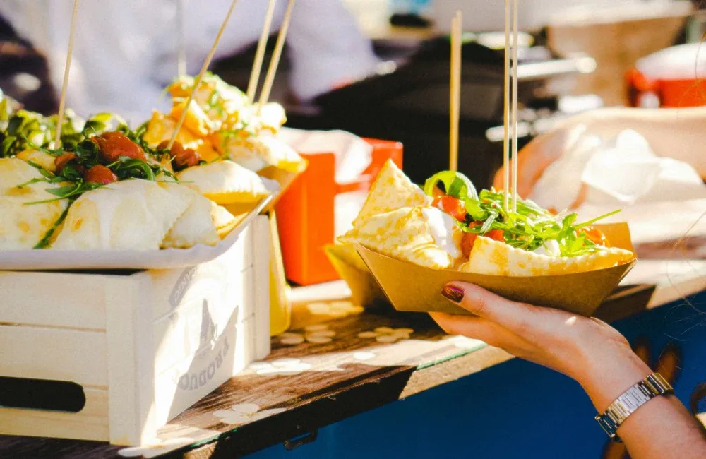 6 Steps to Master Corporate Catering Services for Large, Profitable Events