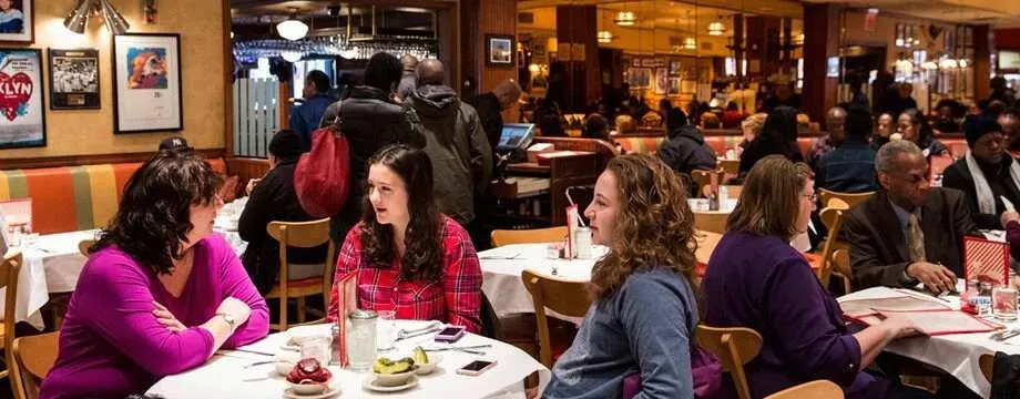 Managing Restaurant Peak Hours: Safety Tips and Techniques