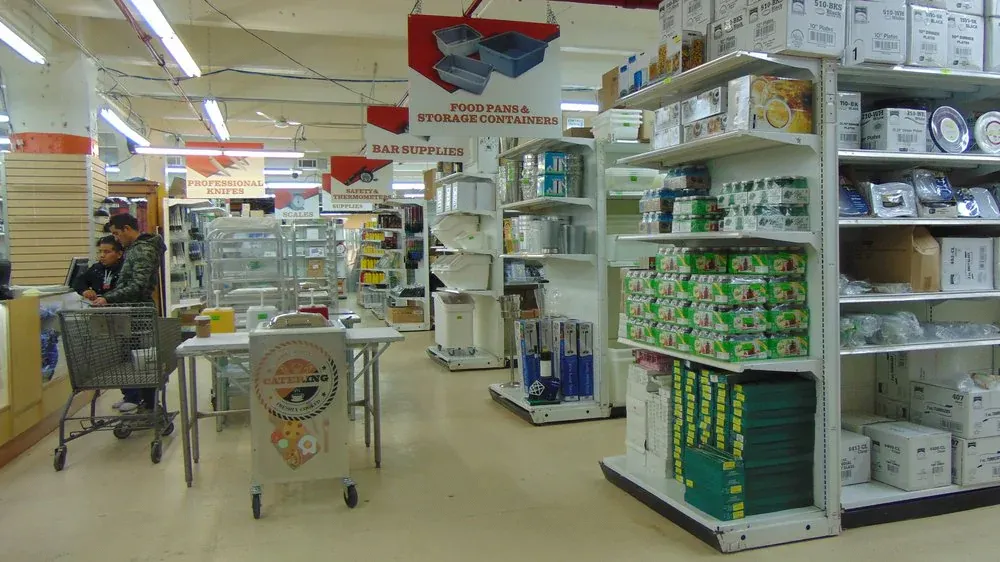 Create the ideal setup for your upcoming event with the diversity of our catering disposables!