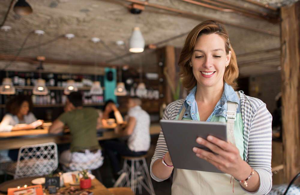 restaurant with people
