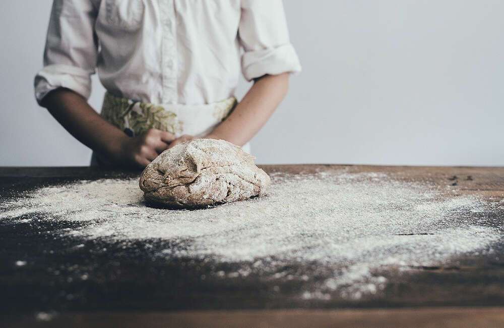 how do restaurants prepare food so quickly