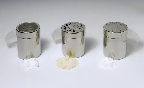 Ateco 1349, 10-Ounce Shaker with Fine Holes and Plastic Cover