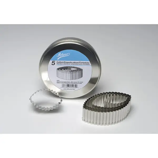 Ateco 5205, Fluted Football Cutters, Set of 5