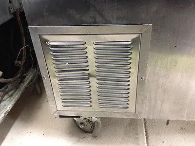 Leader LM27, 27-inch Sandwich Prep Table Refrigerator