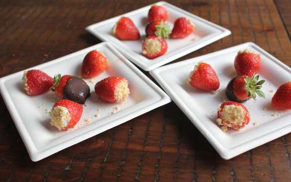 PacknWood 210APU1616A, 6.25x6.25x0.6-Inch Square White Sugarcane Plate, 500/CS