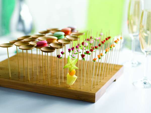 PacknWood 210BBFLEUR, 4.75-Inch "Flower" Bamboo Skewers (Assorted Colors), 2000/CS