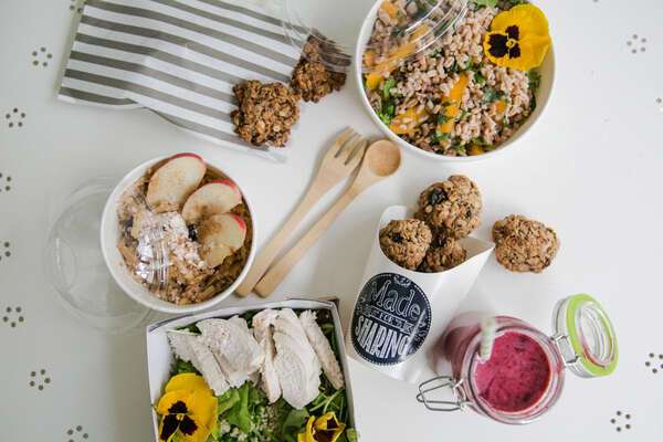 PacknWood 210KRAYB135 4.7x4.7x2-inch Square Kraft Paper Box with Clear Window, Brown, 250/CS