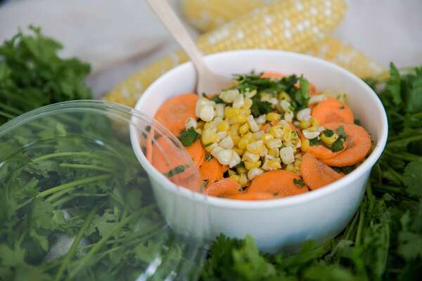 PacknWood 210PC580B, 20-oz Round Buckaty To Go Paper Container, White, 360/CS. Lids are sold separately