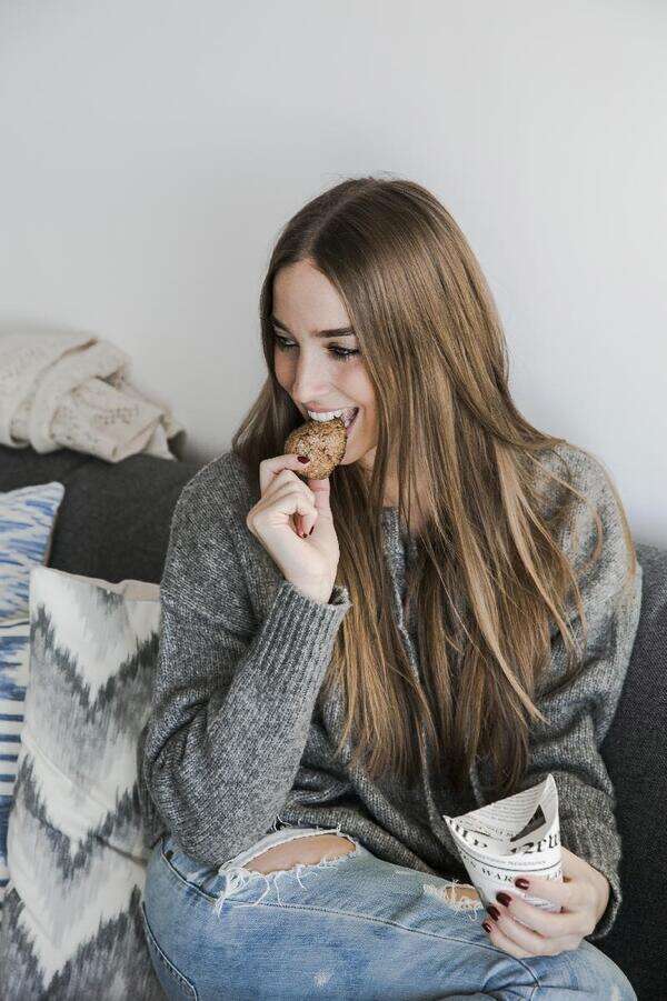 PacknWood 210TPASK16 2.36x5.5-inch News Print Closable Perforated Snack Cup, 1000/CS